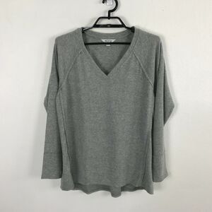Wildfox Lightweight Sweater Size M Gray V-Neck Solid Long Sleeve Womens‎